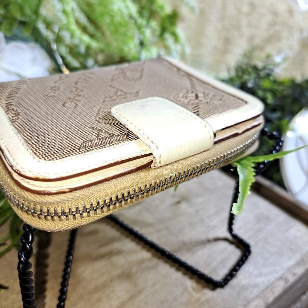 Authentic Prada Zippy Wallet - Picture 9 of 13